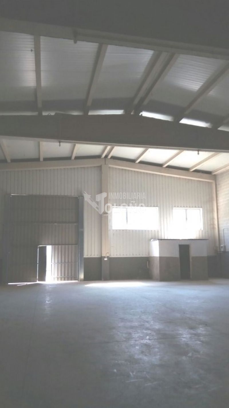 Nave industrial de alquiler en Briones