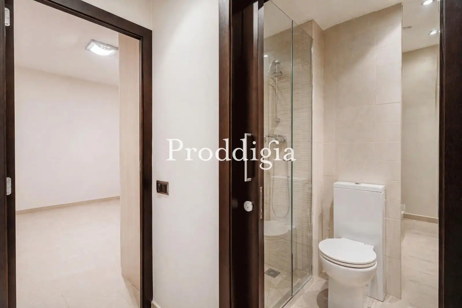 Badezimmer von Wohnung zum Verkauf in Barcelona mit Heizung, Terrasse und Schwimmbad