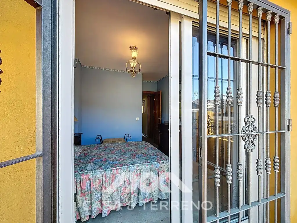 Dormitori de Casa adosada en venda en Vélez-Málaga amb Aire condicionat, Piscina i Microones