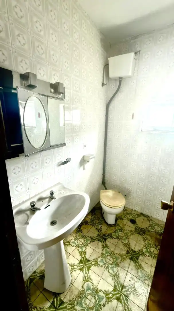 Baño de Piso en venta en Villablino con Balcón y Alarma