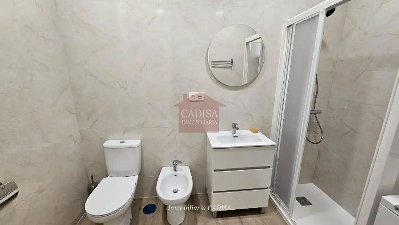 Bany de Estudi de lloguer en Salamanca amb Aire condicionat, Calefacció i Moblat