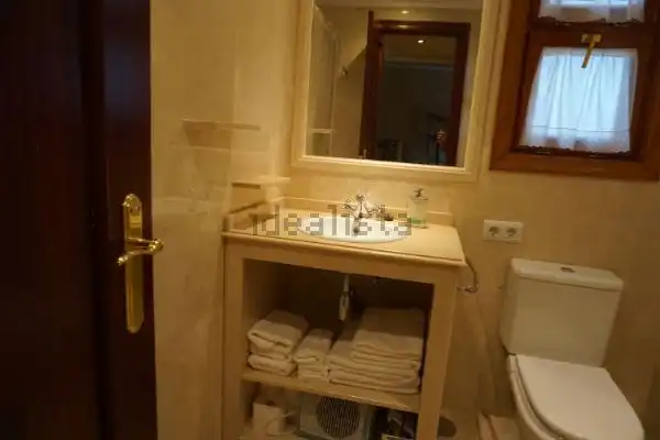 Bathroom of Flat for rent in Sevilla  with Air Conditioner, Heating and Furnished