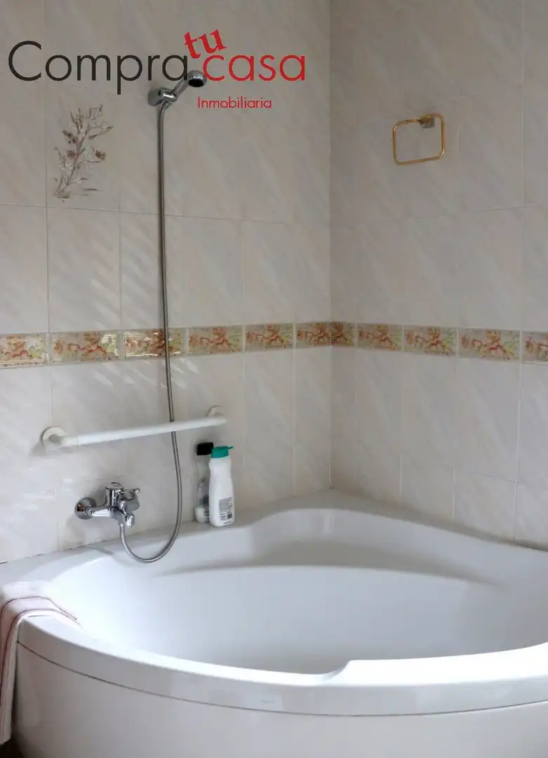 Bany de Casa o xalet en venda en Segovia amb Calefacció, Jardí privat i Terrassa