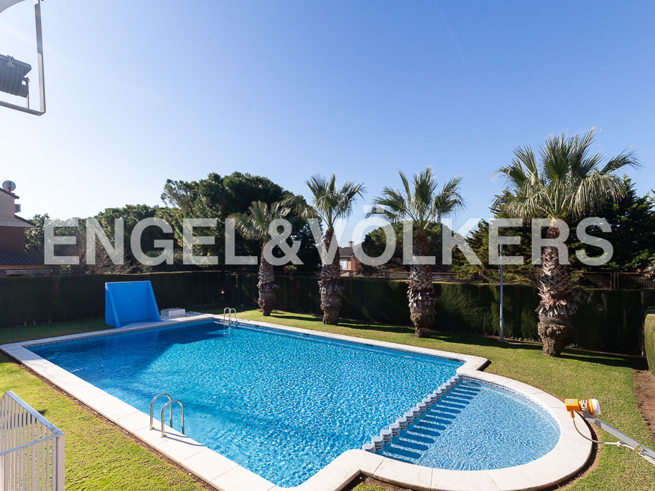 Swimming pool of House or chalet for sale in Bétera  with Air Conditioner, Heating and Private garden