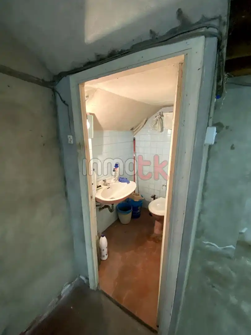 Baño de Local de alquiler en A Coruña Capital 