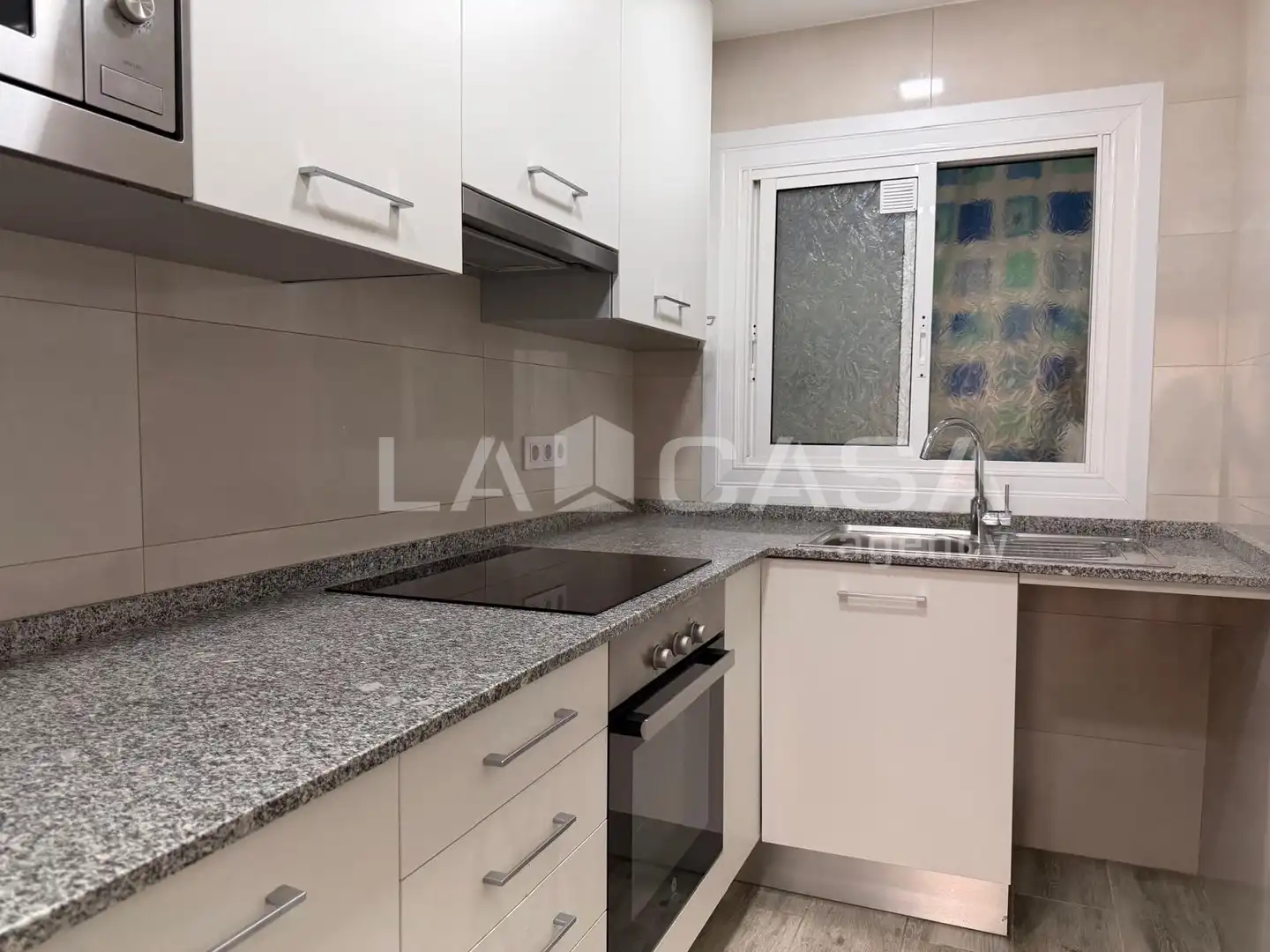 Cocina de Piso en venta en Santa Coloma de Gramenet con Calefacción