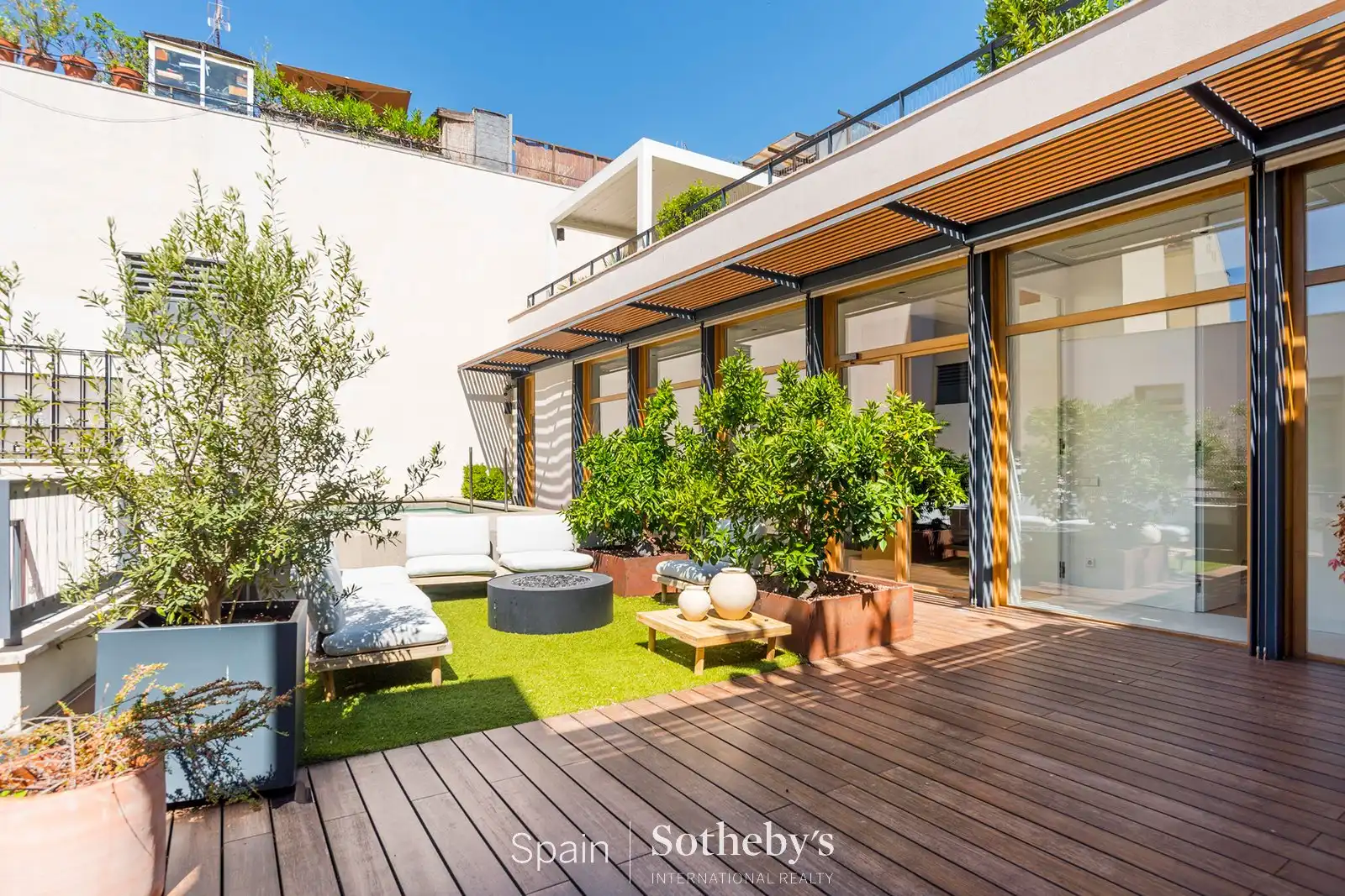 Terraza de Ático en venta en Madrid con Aire acondicionado, Calefacción y Jardín privado