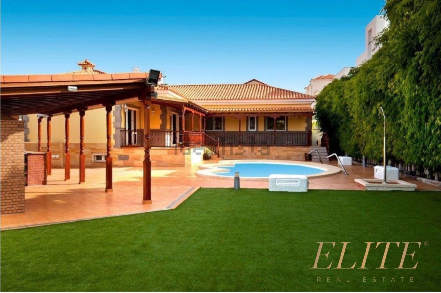 Vista exterior de Casa o xalet en venda en San Bartolomé de Tirajana amb Aire condicionat, Jardí privat i Terrassa