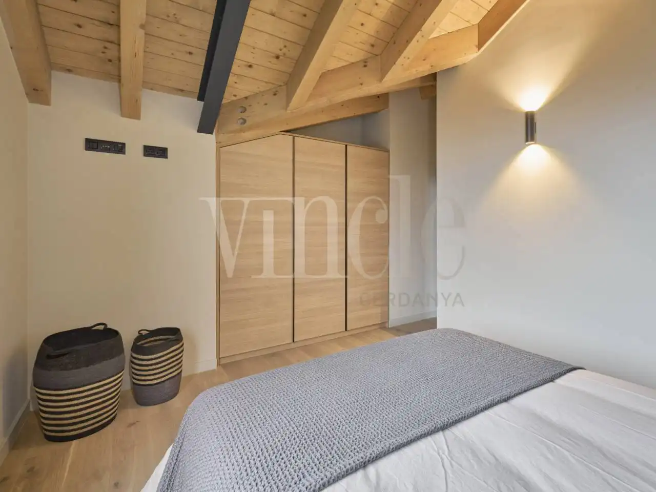 Dormitori de Casa o xalet en venda en Isòvol amb Calefacció, Jardí privat i Parquet