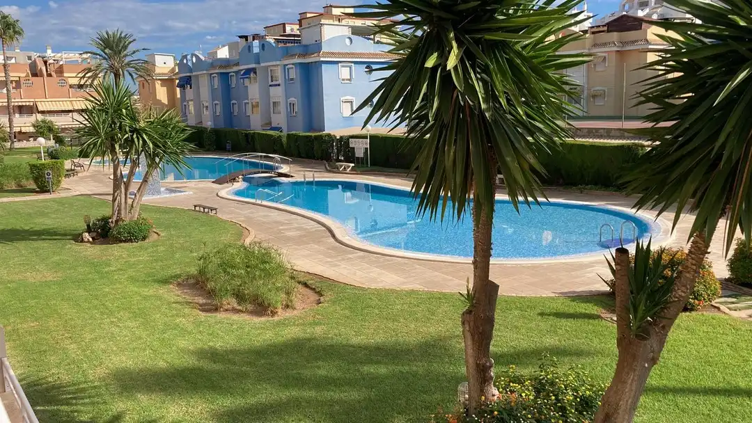 Piscina de Apartamento en venta en Xeraco con Terraza, Trastero y Amueblado