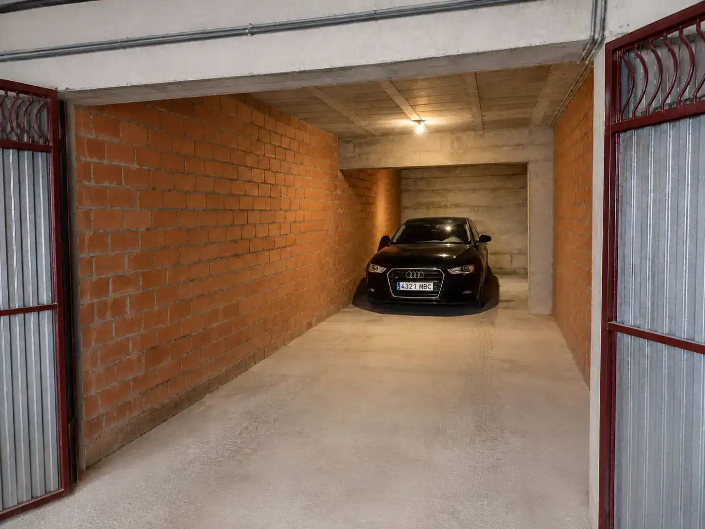 Parking of Flat for sale in Tui  with Balcony