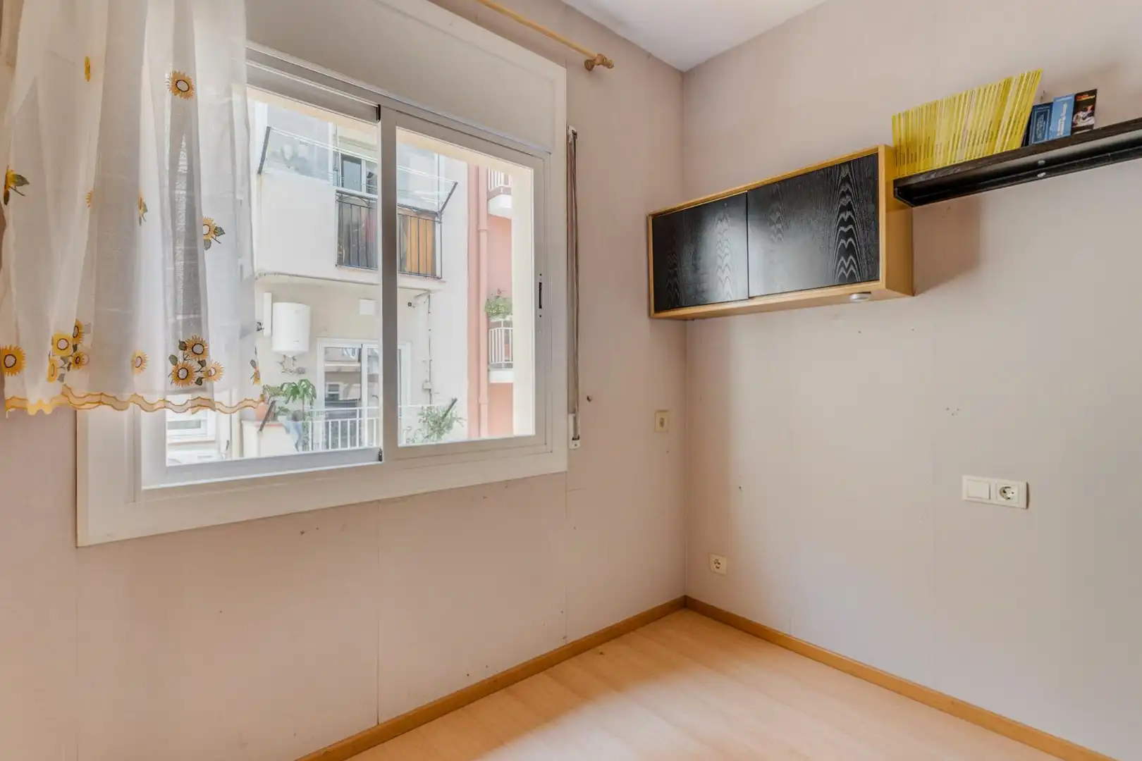 Bedroom of Flat for sale in Barcelona  with Air Conditioner
