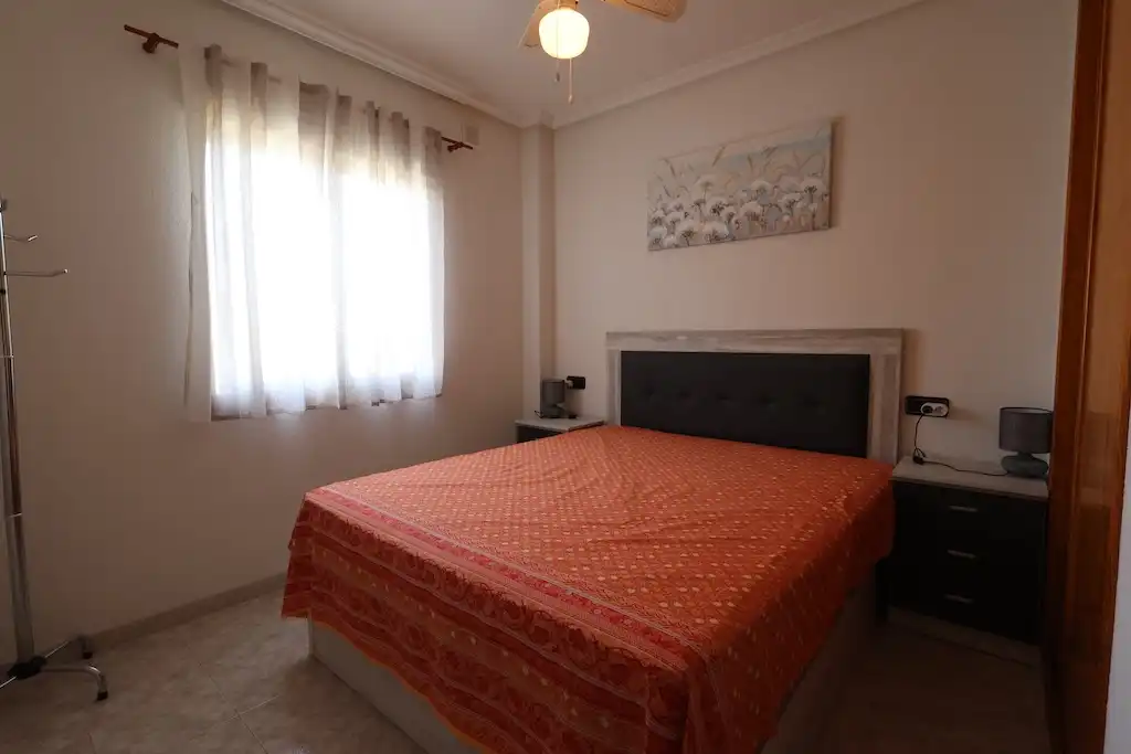 Dormitori de Apartament en venda en Orihuela amb Terrassa, Piscina i Moblat