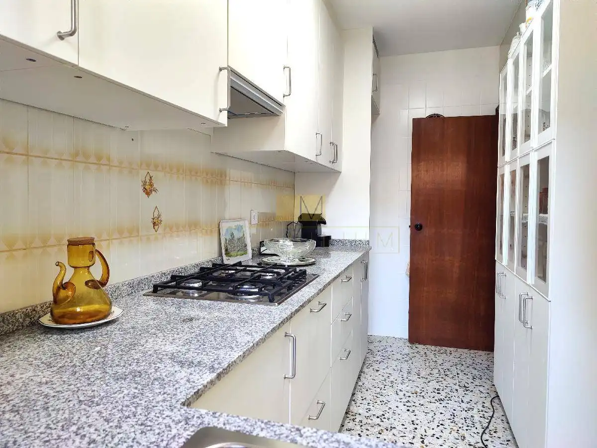 Cuina de Casa o xalet en venda en Vilanova i la Geltrú amb Calefacció, Jardí privat i Terrassa