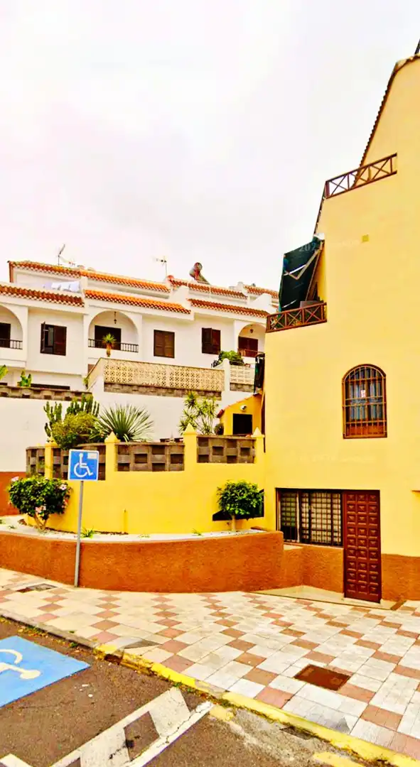 Außenansicht von Wohnung zum Verkauf in Los Realejos mit Privatgarten, Terrasse und Möbliert