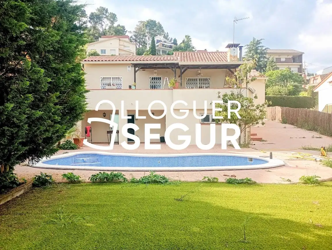 Vista exterior de Casa o xalet de lloguer en Cox amb Calefacció, Terrassa i Traster
