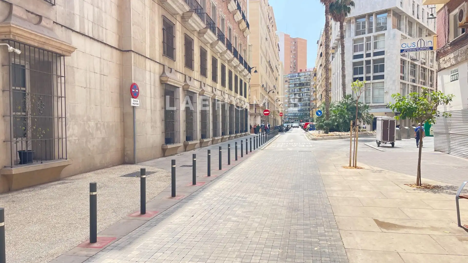 Exterior view of Office for sale in Málaga  with Air Conditioner