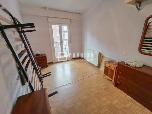 Habitación de Piso en venta en Madrid con Calefacción, Parquet y Terraza