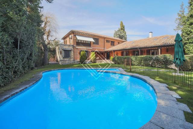 Casa-chalet en Alquiler en Ciudad Universitaria