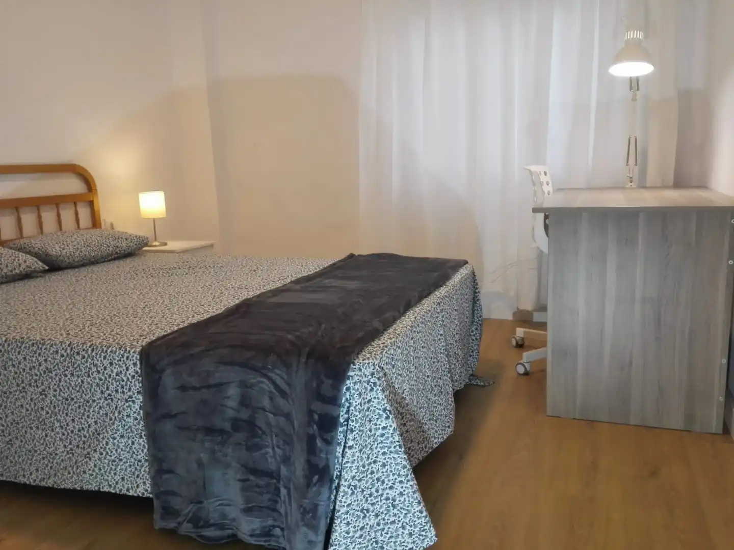 Bedroom of Flat for share in Benimaclet