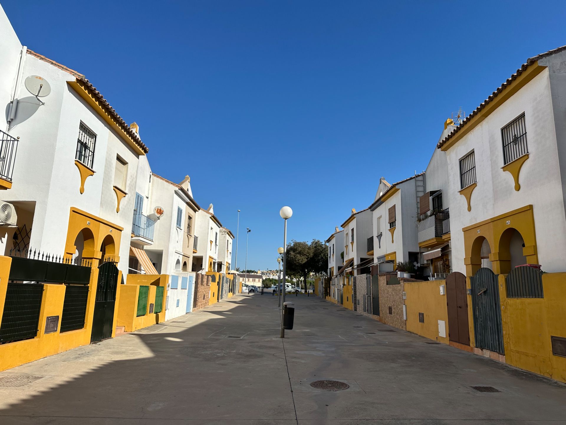 Exterior view of Single-family semi-detached for sale in Jerez de la Frontera  with Air Conditioner, Heating and Terrace