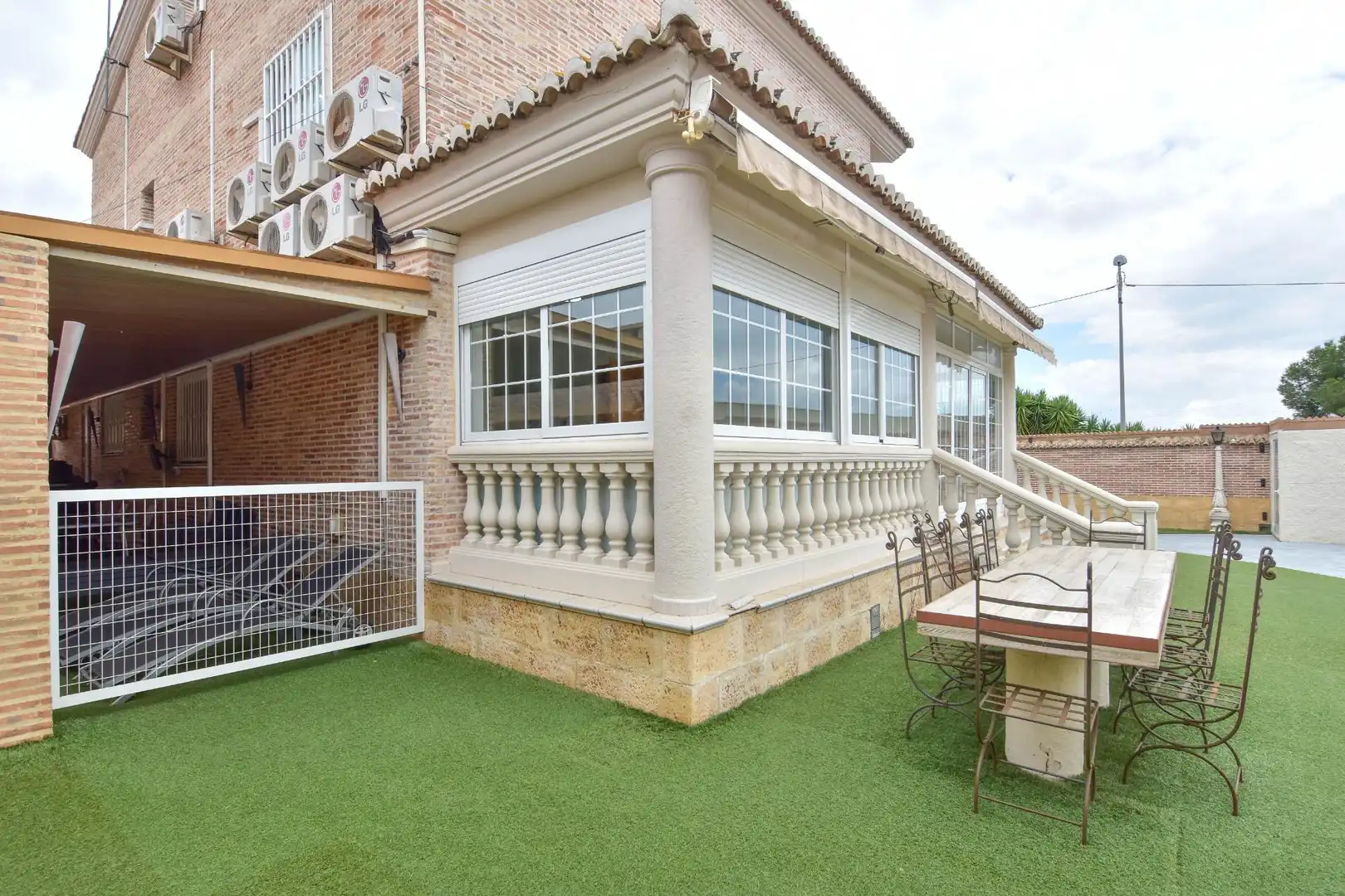 Terrassa de Casa o xalet en venda en Picassent amb Aire condicionat, Calefacció i Jardí privat