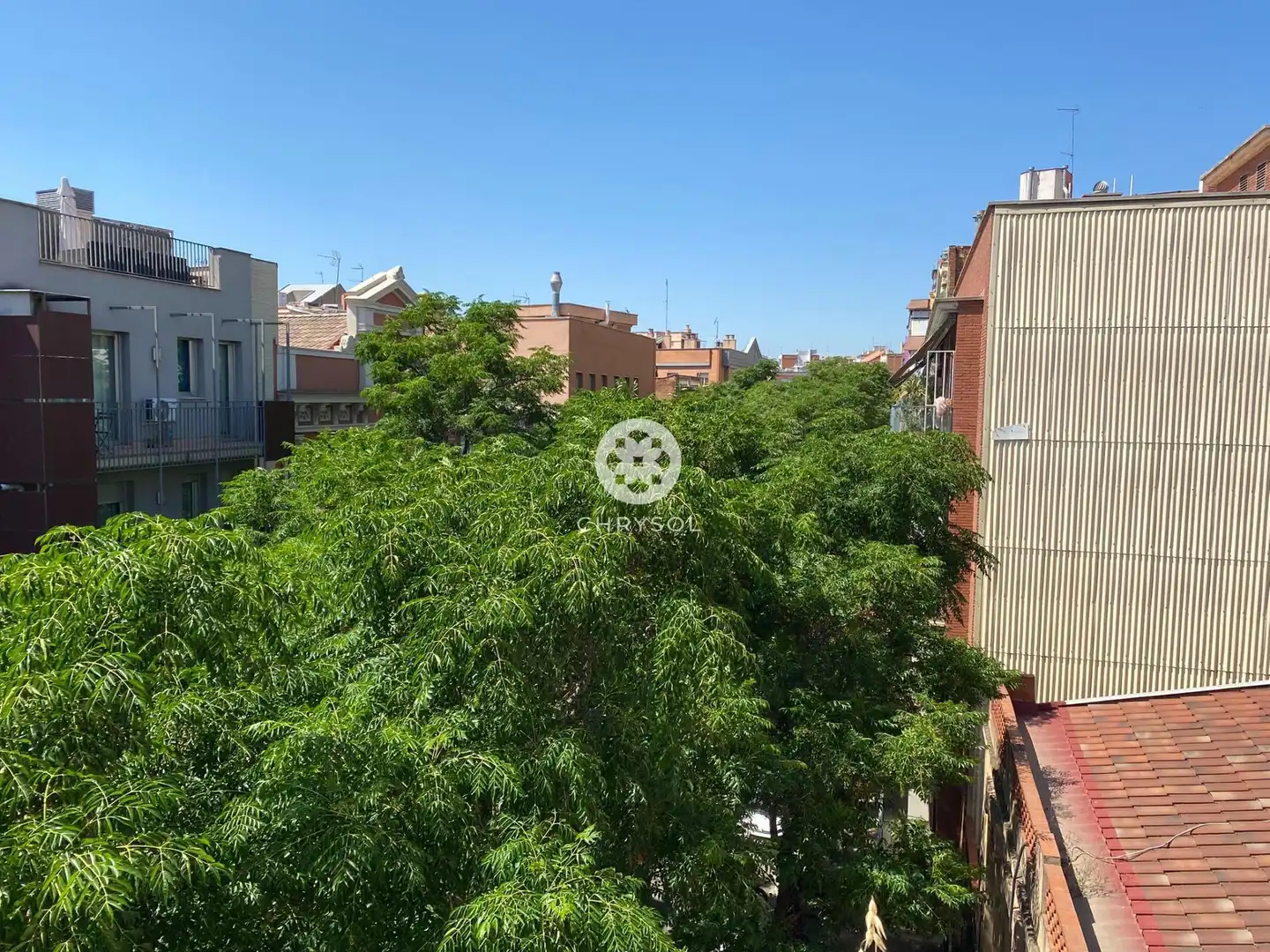 Vista exterior de Piso en venta en Barcelona con Calefacción, Parquet y Balcón