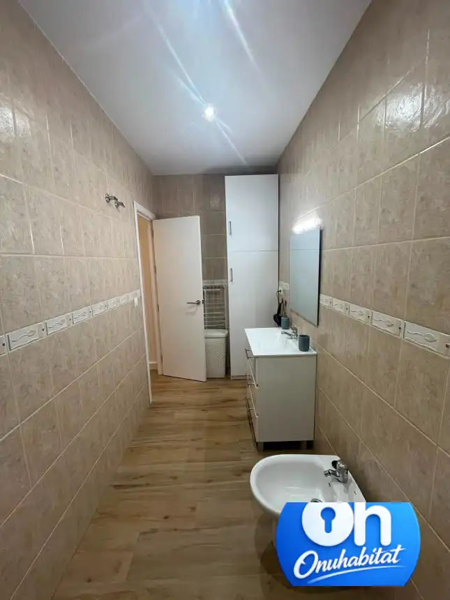 Baño de Piso en venta en Valverde del Camino con Aire acondicionado, Amueblado y Balcón