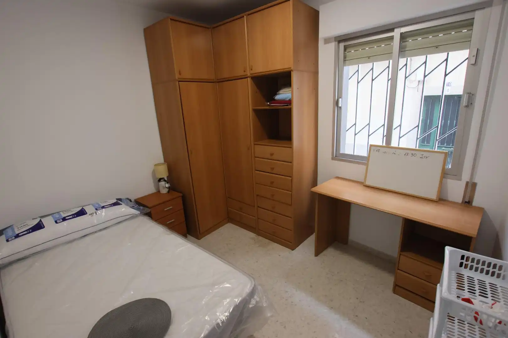 Habitación de Piso de alquiler en Badajoz con Terraza y Amueblado