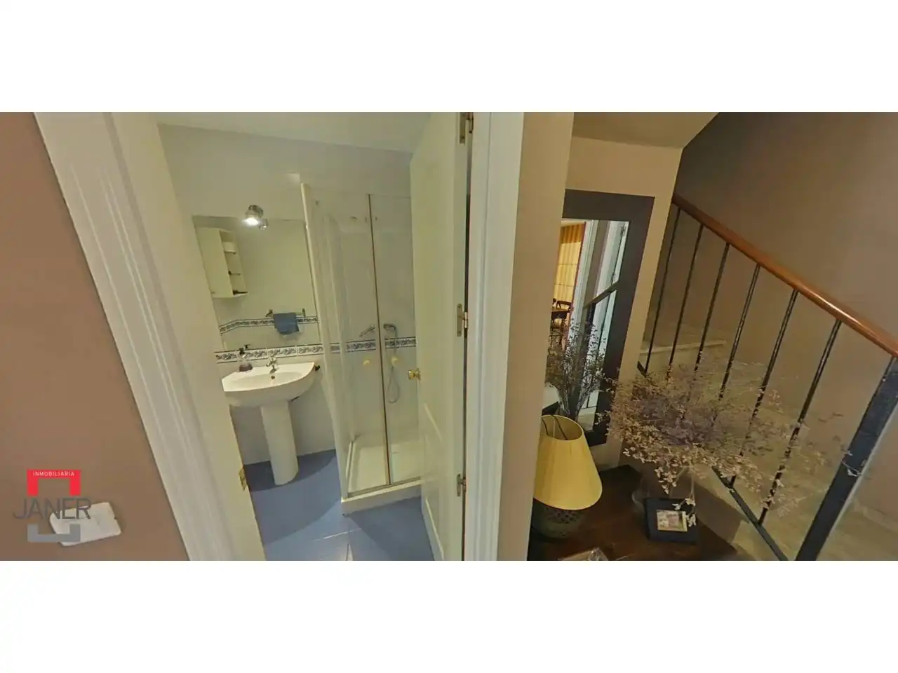 Bathroom of Houses for sale in Tomares  with Air Conditioner, Heating and Private garden