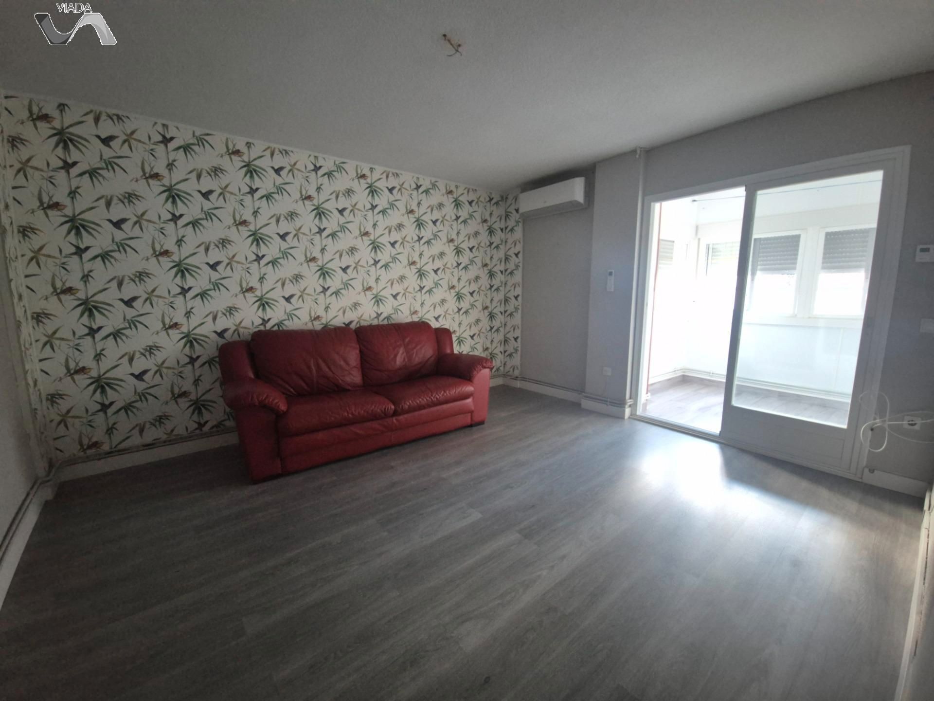 Living room of Flat to rent in Puertollano  with Air Conditioner, Parquet flooring and Terrace