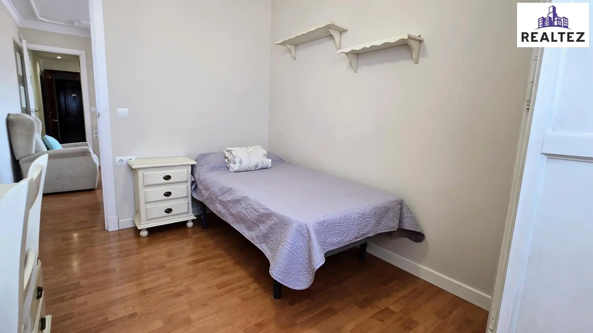 Bedroom of Flat for rent in Jerez de la Frontera  with Air Conditioner, Heating and Parquet flooring