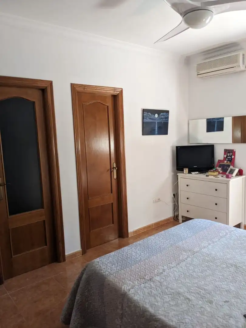 Dormitori de Casa o xalet en venda en San Roque amb Aire condicionat, Calefacció i Jardí privat