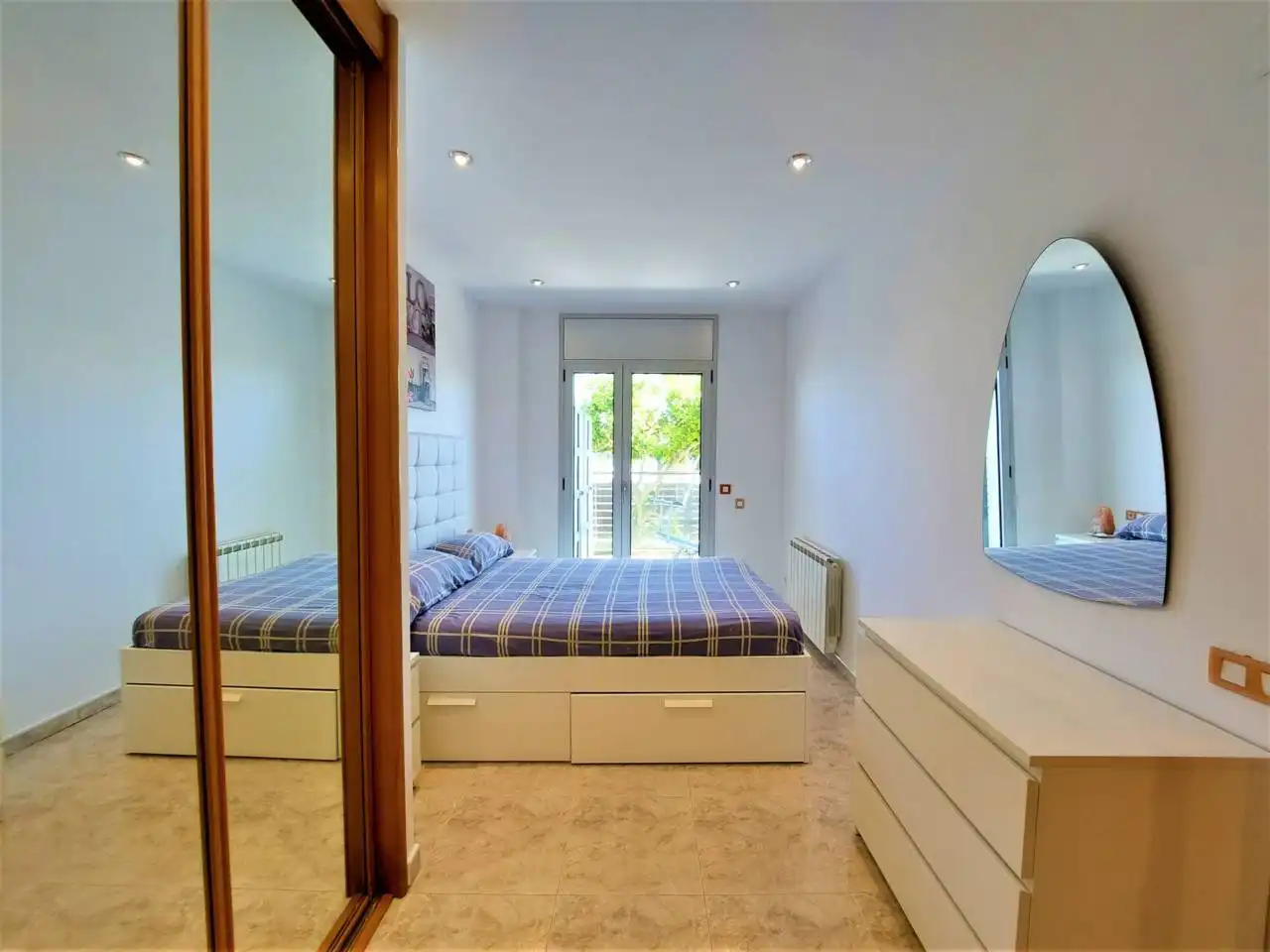Habitación de Piso de alquiler en Cubelles con Aire acondicionado, Calefacción y Jardín privado
