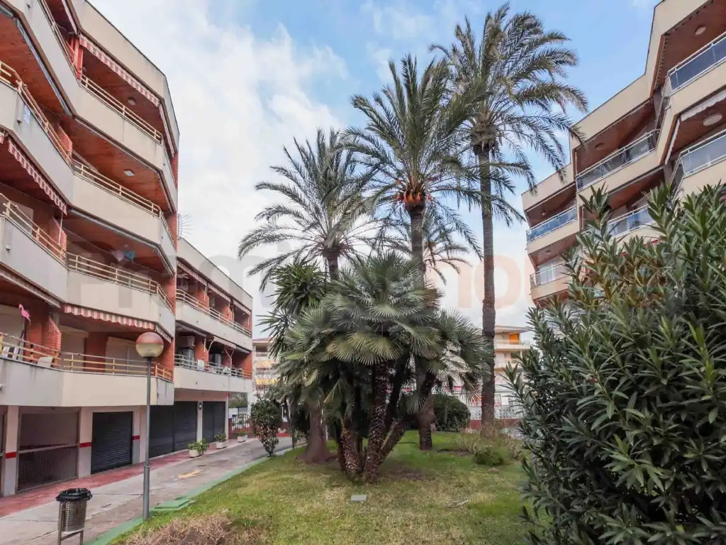 Vista exterior de Piso en venta en Cambrils con Piscina