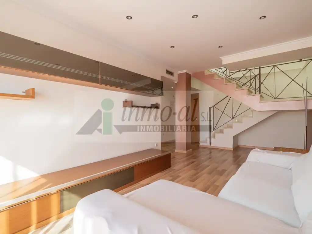 Sala de estar de Ático en venta en Almazora / Almassora con Aire acondicionado, Terraza y Balcón