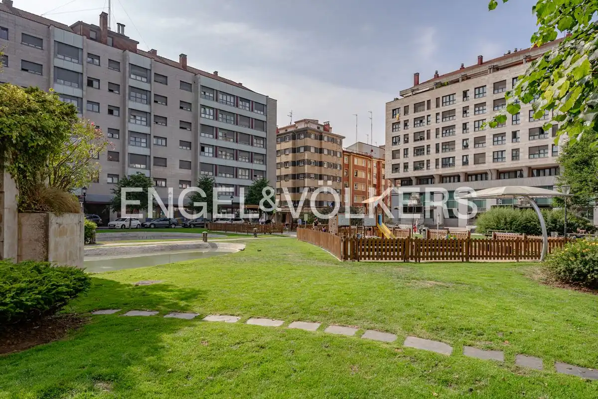 Vista exterior de Piso en venta en Gijón  con Calefacción y Parquet