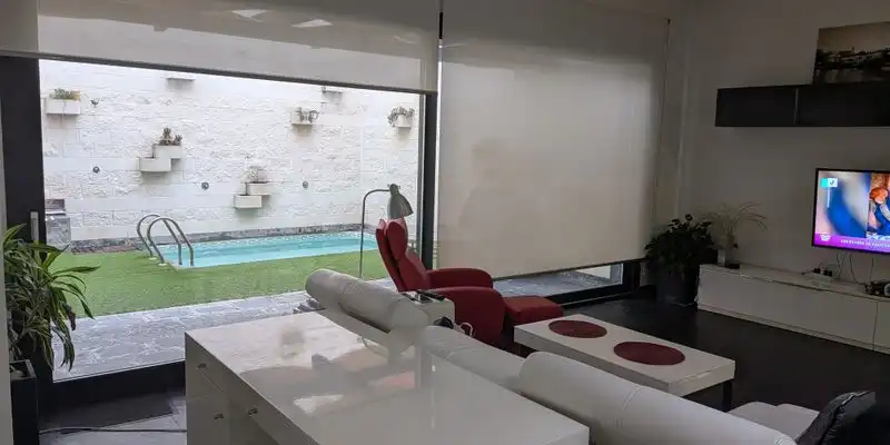 Sala d'estar de Casa o xalet en venda en Dos Hermanas amb Aire condicionat
