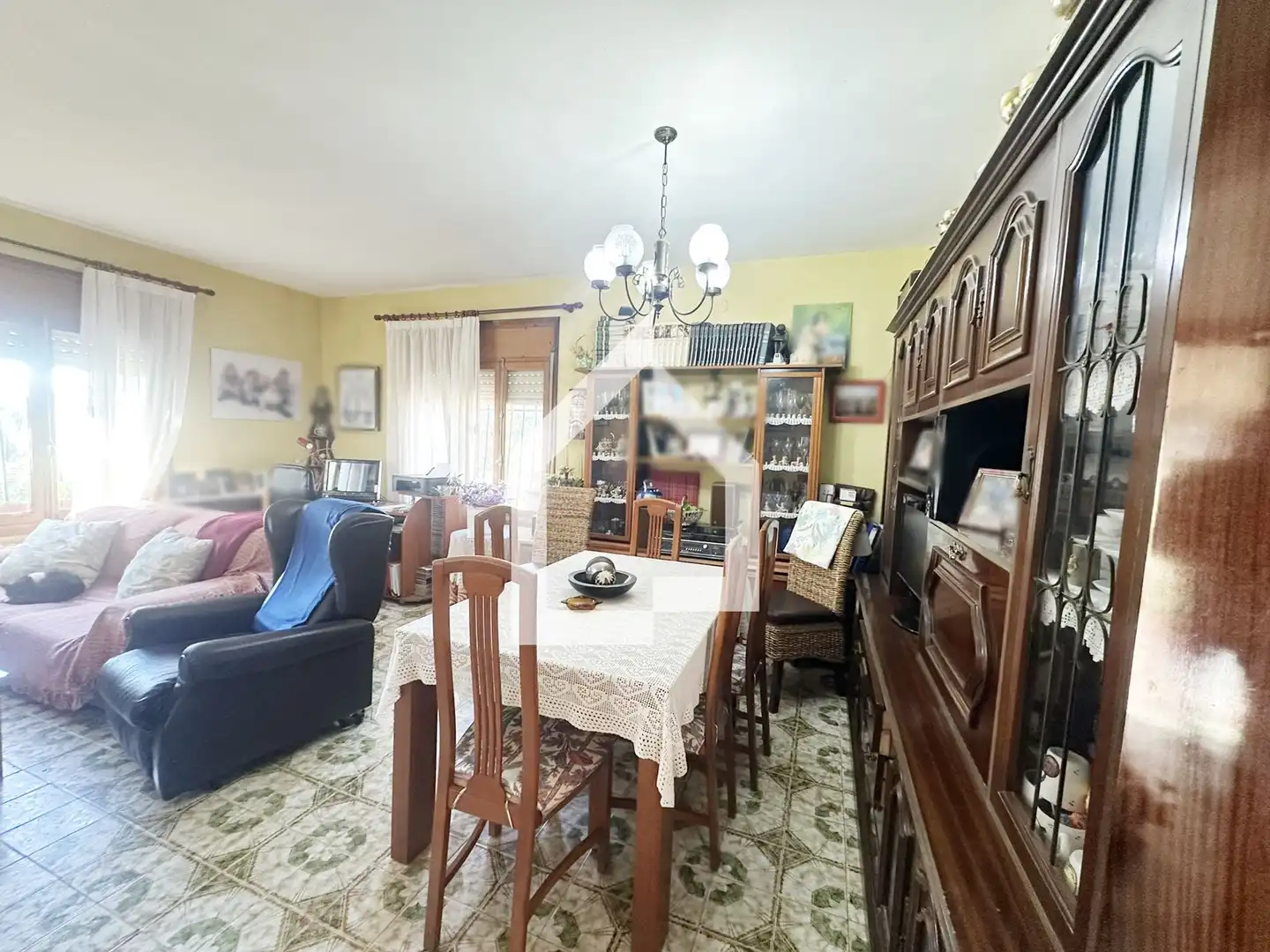 Sala d'estar de Casa o xalet en venda en San Vicente del Raspeig / Sant Vicent del Raspeig amb Jardí privat, Terrassa i Piscina