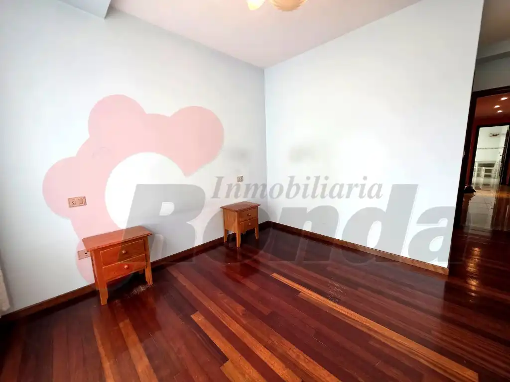 Schlafzimmer von Wohnung zur Miete in Lugo mit Möbliert