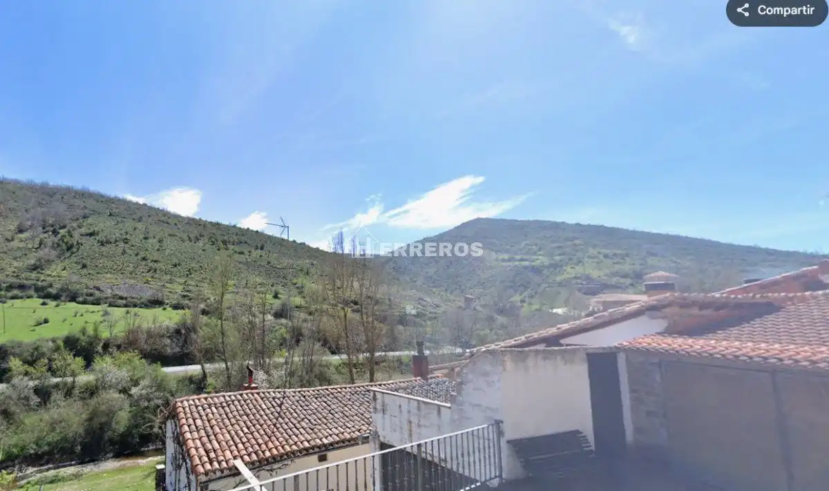 Vista exterior de Casa o xalet en venda en Cabezón de Cameros amb Calefacció, Traster i Moblat