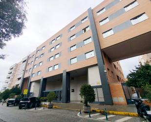 Vista exterior de Pis en venda en  Sevilla Capital amb Aire condicionat, Jardí privat i Terrassa