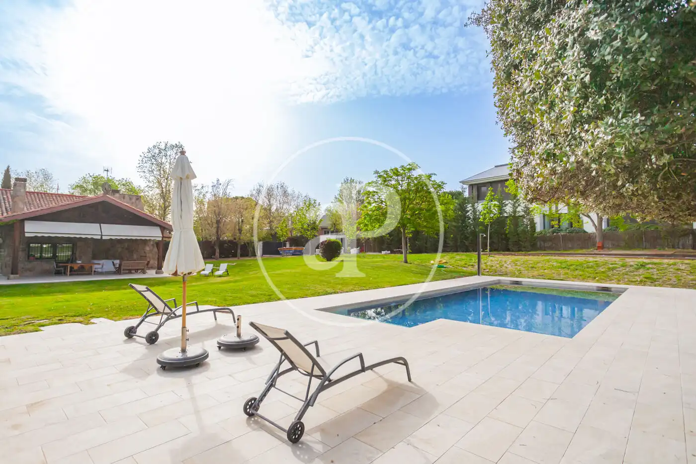Piscina de Casa o chalet en venta en Pozuelo de Alarcón con Aire acondicionado, Calefacción y Jardín privado