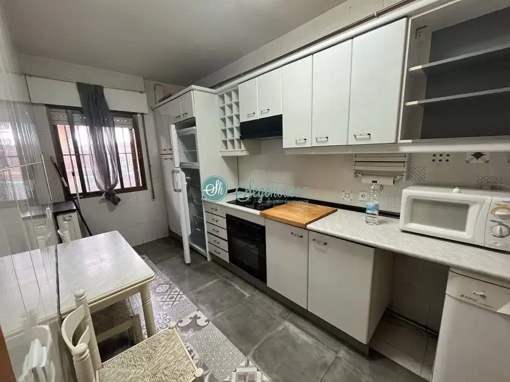 Cocina de Piso en venta en San Cristóbal de Segovia con Calefacción, Terraza y Trastero