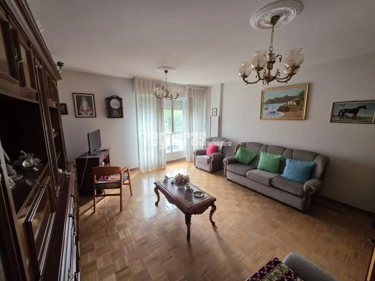 Sala de estar de Piso en venta en Avilés con Calefacción, Parquet y Terraza
