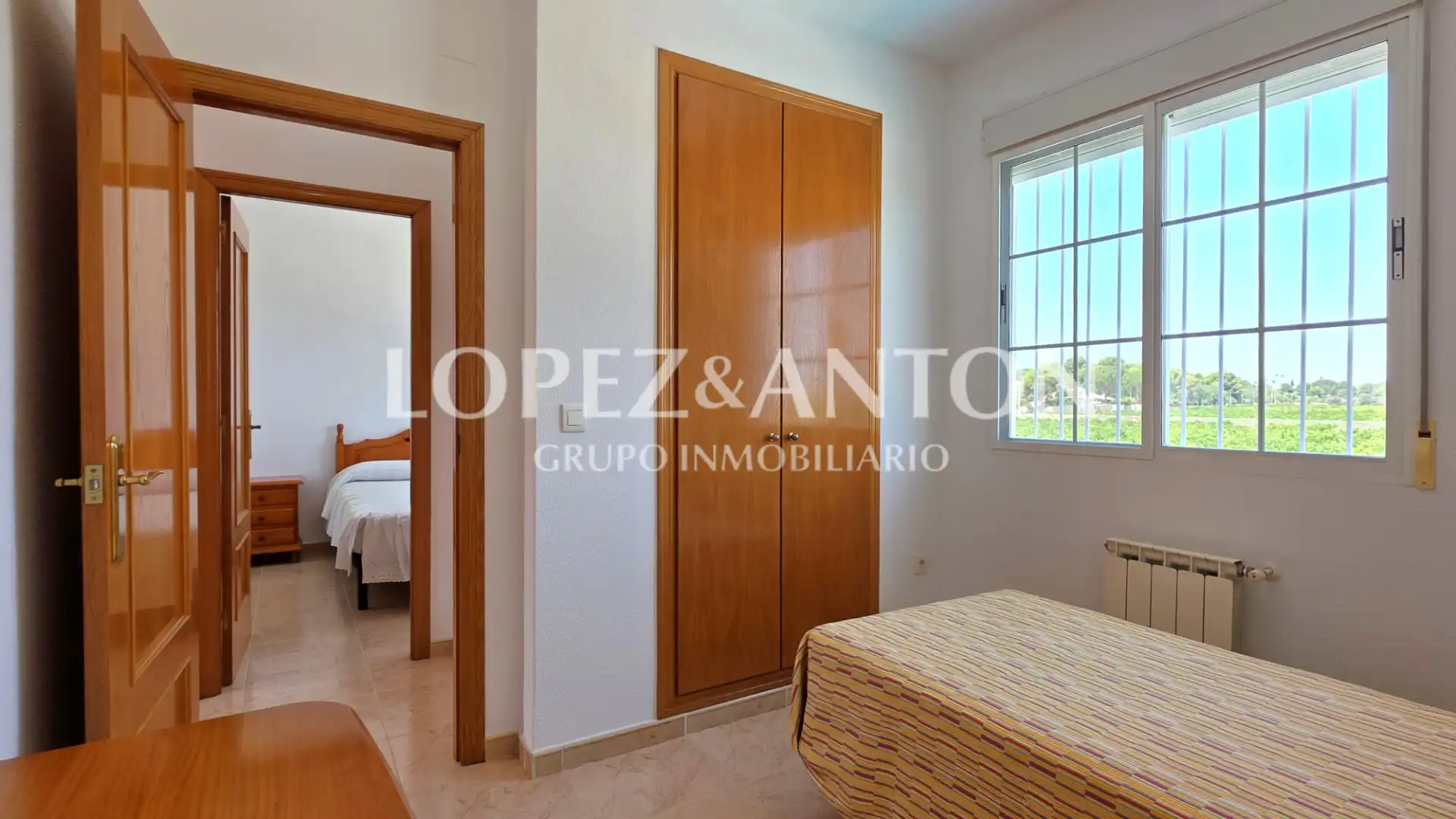Habitación de Casa o chalet en venta en L'Eliana con Aire acondicionado, Calefacción y Jardín privado