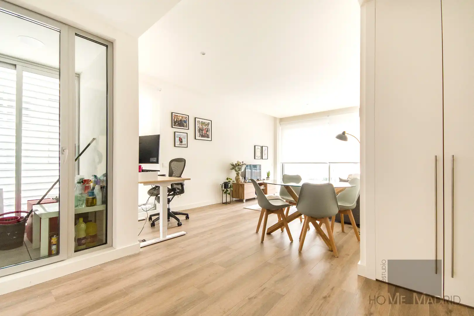 Living room of Flat for sale in Madrid  with Air Conditioner, Heating and Parquet flooring