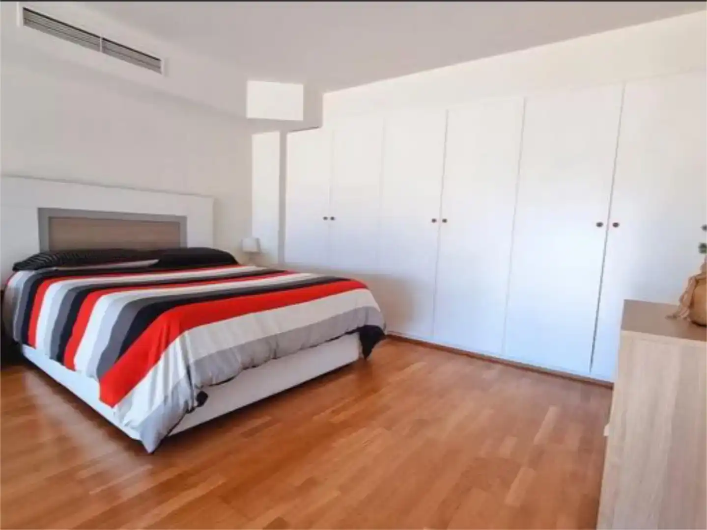 Bedroom of Apartments for rent in  Valencia Capital  with Air Conditioner