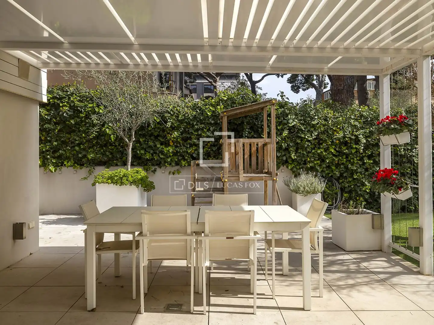 Terrassa de Casa o xalet en venda en Barcelona amb Aire condicionat, Calefacció i Jardí privat