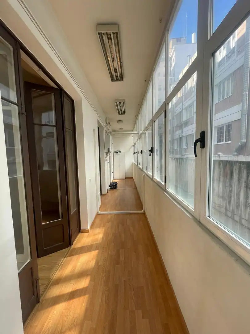 Office space with lift to rent in Calle Calle Miguel Iscar, imagen 15